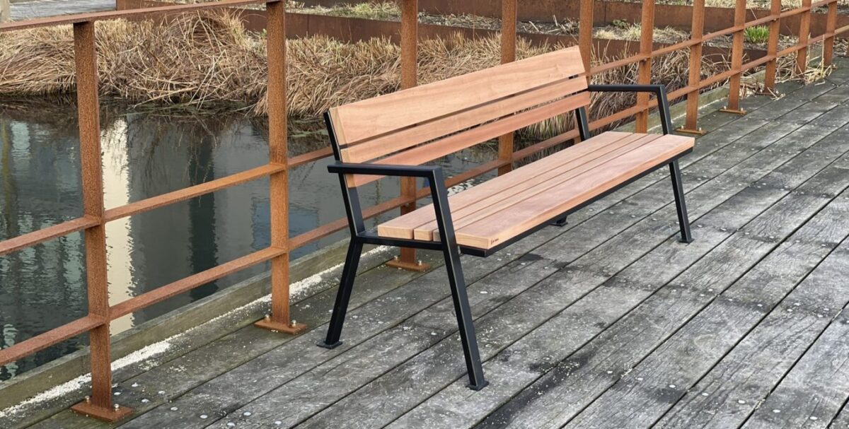 sedia bænk , park bænk med mahogni planker