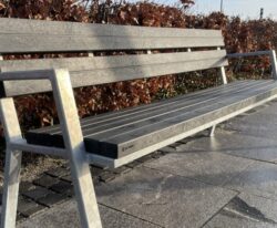 sedia bænk med genbrugsplast planker