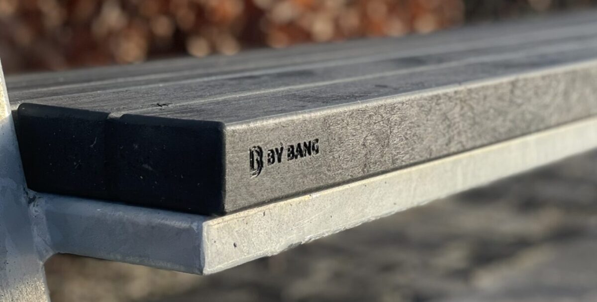 sedia bænk med genbrugsplast planker