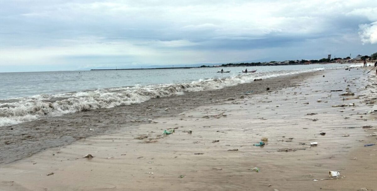 Støjhegn, støjværn af genbrugsplast planker, plastklanker
