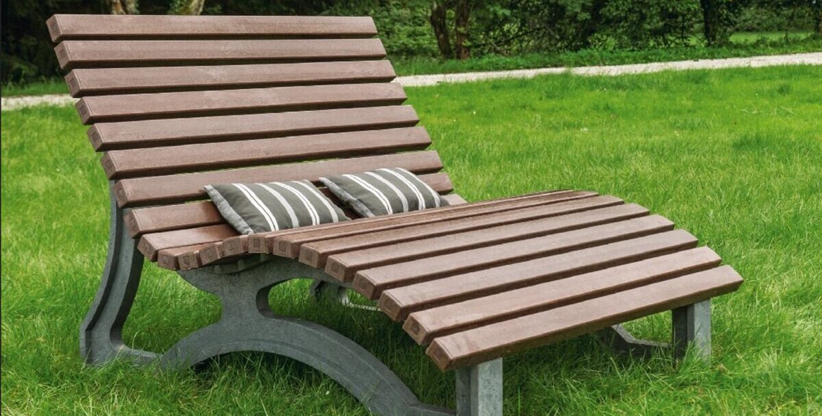 Aveto solstol 150cm bred med genbrugsplast stave