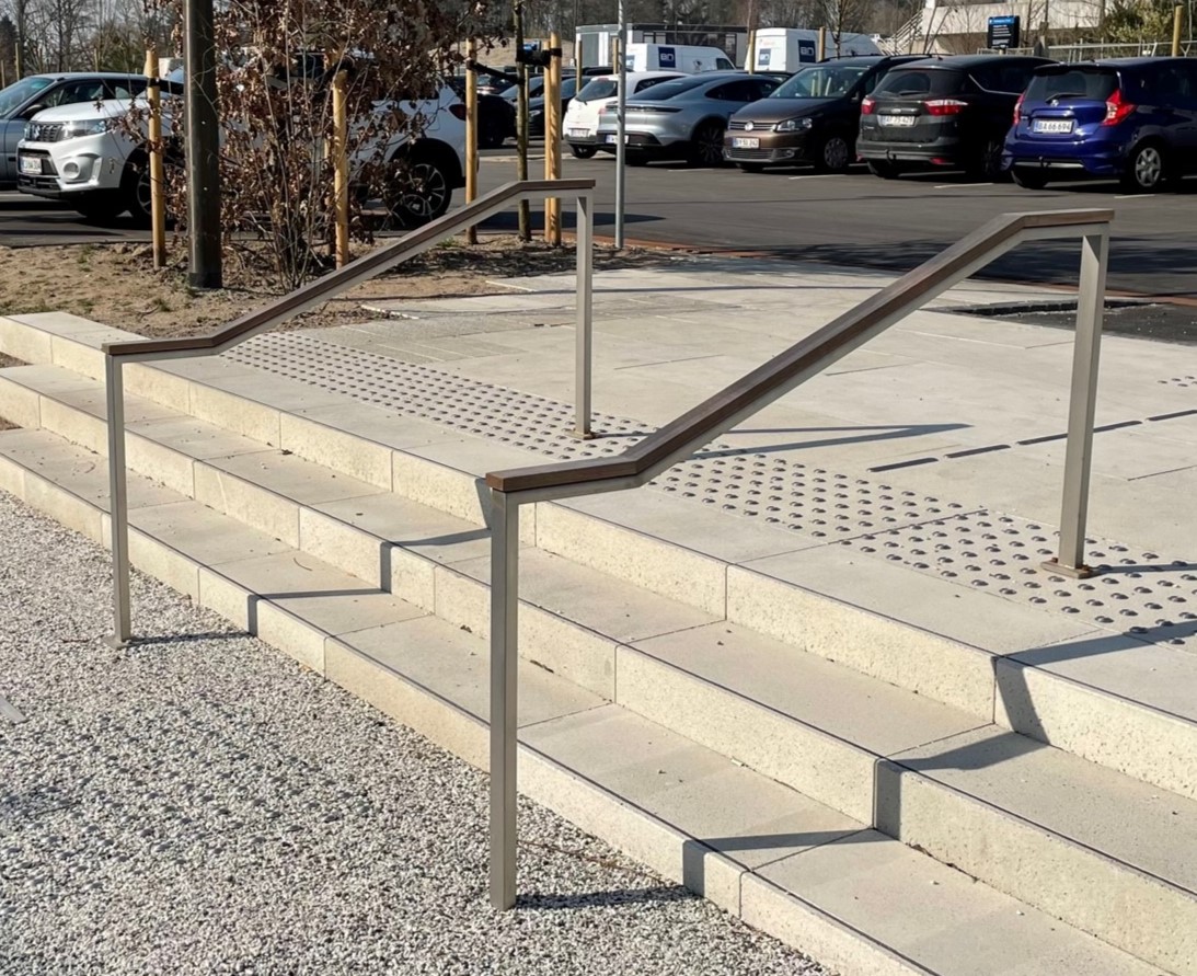 GELÆNDER MED HÅNDLIST