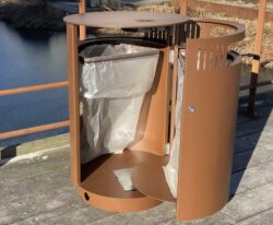 Affaldsbeholder CATTURA R220 – effektiv affaldssortering 2 x 110 liter til bvmidt