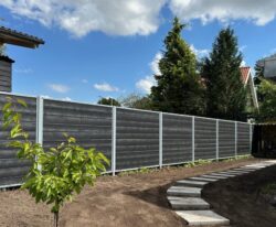 Støjhegn, støjværn med planker i genbrugsplast