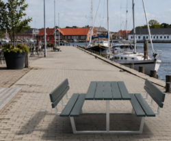 Campo 3 bordbænkesæt i havnemiljø