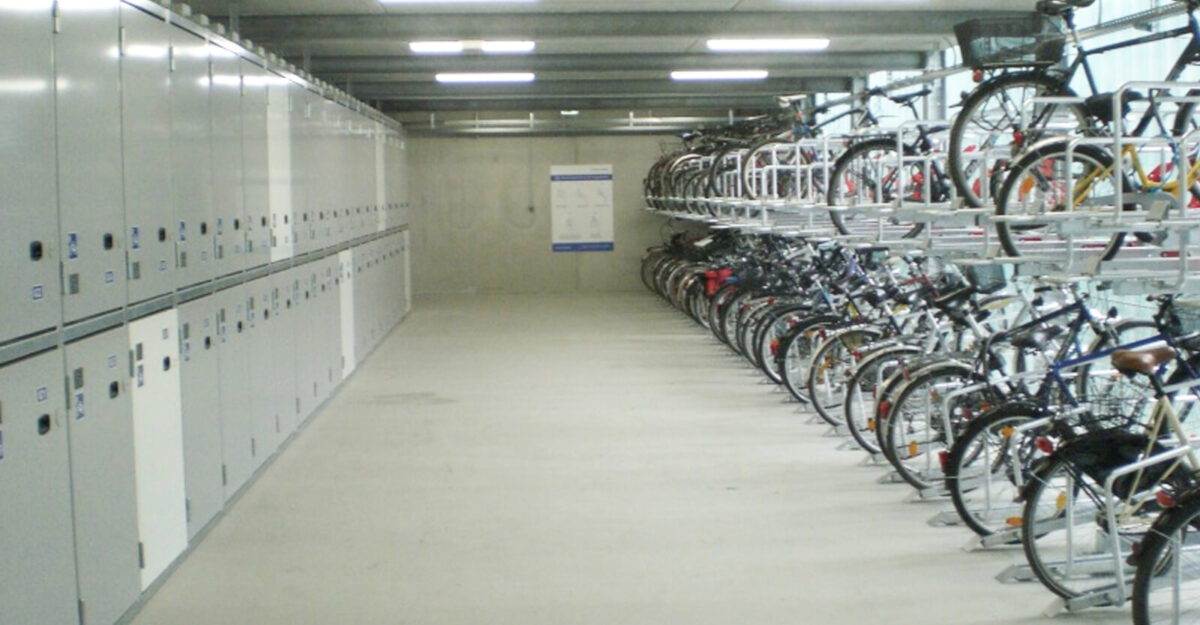ARTEUS Dobbelt Cykelboks – Sikker og Pladsbesparende Cykelparkering - dobbelt parkeringplads til cykler i en form af en bokse