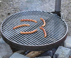 Bålgrill i meget hårdfør design til hygge i park
