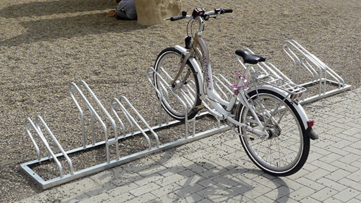 Cykelstativer i galvaniseret stål | Til 5 og Til Væg - BY BANG