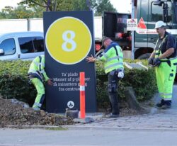 Info skilte og udendørsinventar fremstillet på By Bangs eget værksted til Randers Kommune