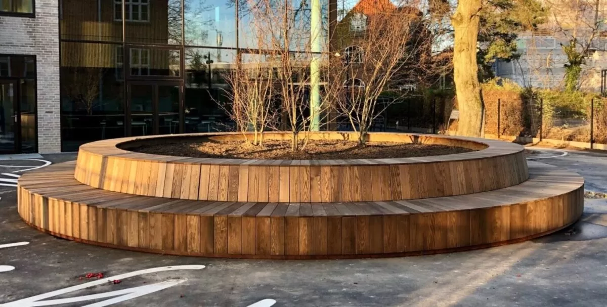 Cirkelbaenk-med-corten-1b-aspect-ratio-1362-689