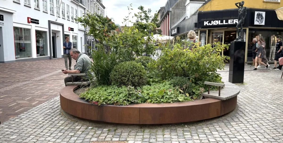 Hill-5-scaled-e1756715266389-aspect-ratio-1362-689